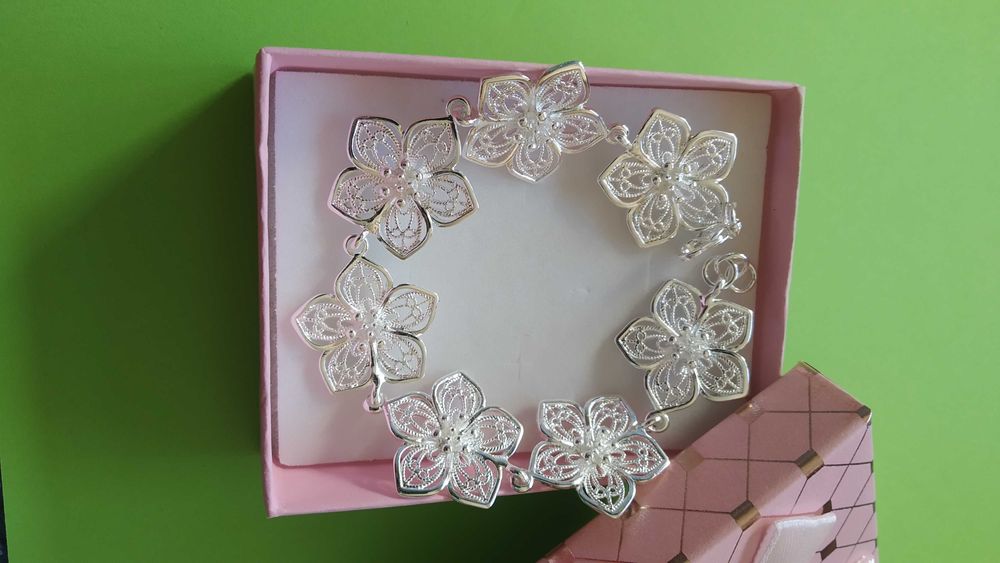 6 различни модели! Нова, красива сребърна гривна. В кутия за подарък.