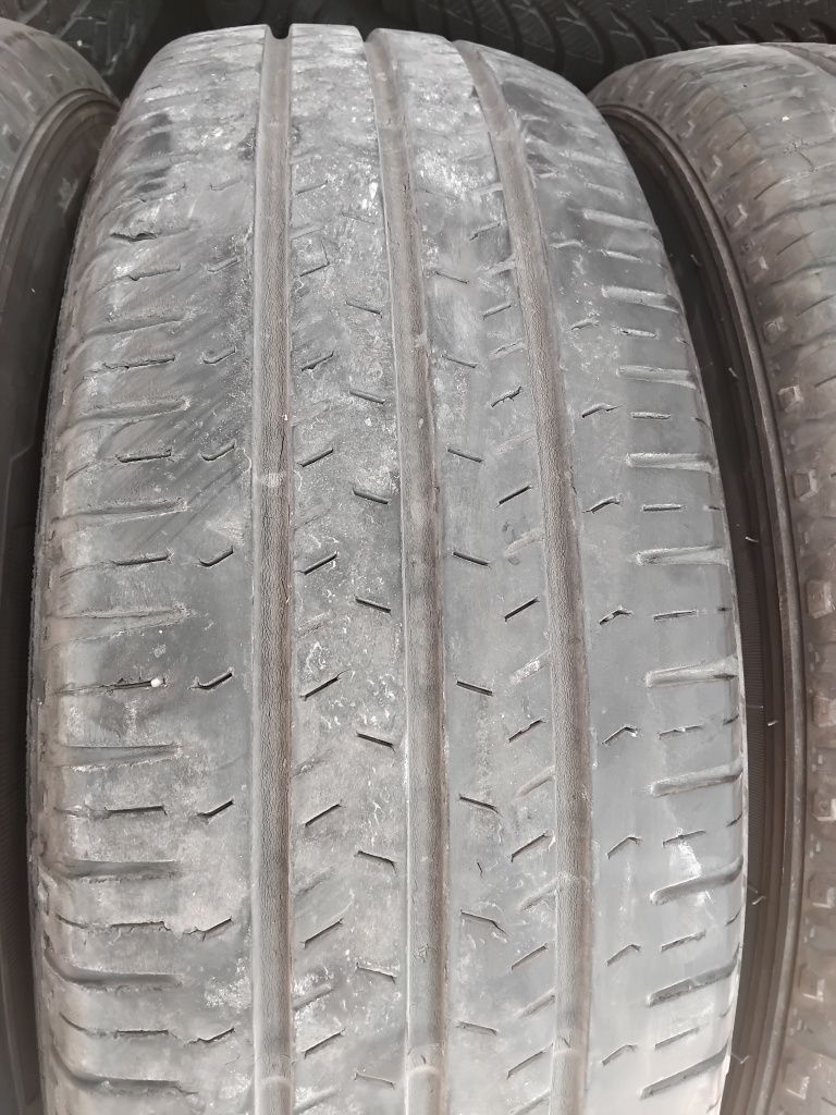 2 бр. Бусови гуми 215.75.16 NEXEN