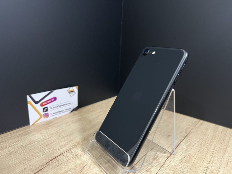 iPhone SE(2020) 64Gb Black Second-Hand Bun 3 ani garanție, Telefoane M