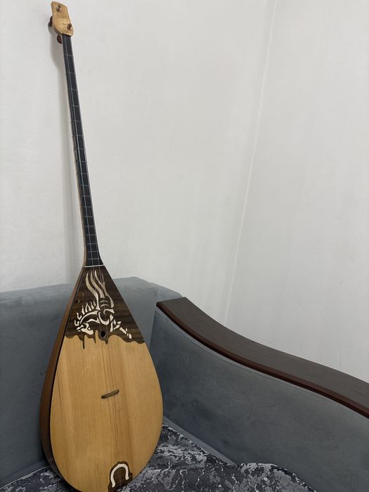 Домбыра сатылады. Күйдің домбырасы