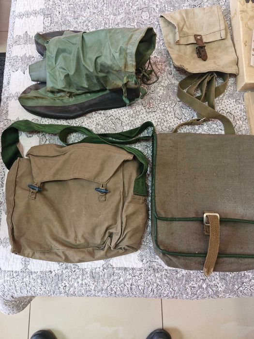 Продават се стари военни принадлежности