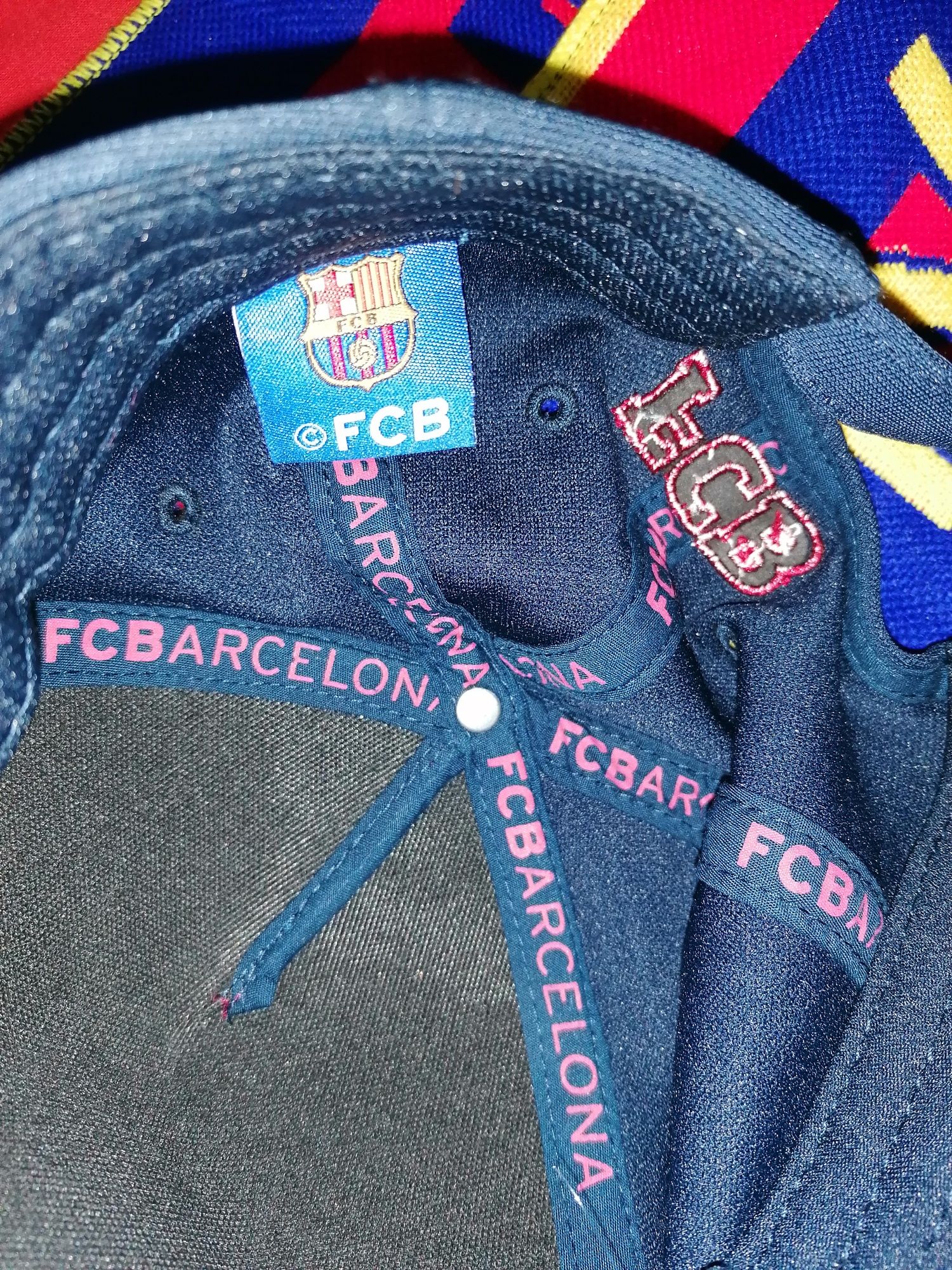 Оригинален футбол фенски шал  шапка Barcelona