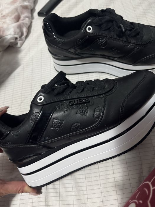 Дамски обувки Guess