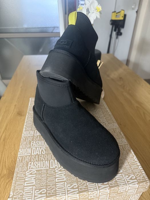 UGG classic mini dipper