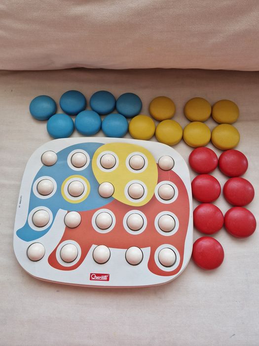 Детски играчки - дървен паркинг за коли и мозайка за подреждане