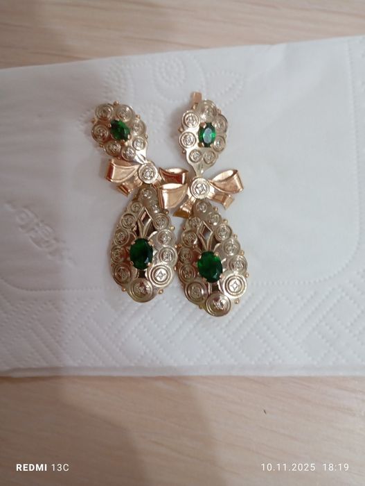 Бриллиантовые серьги проба 585, находятся в городе Астана