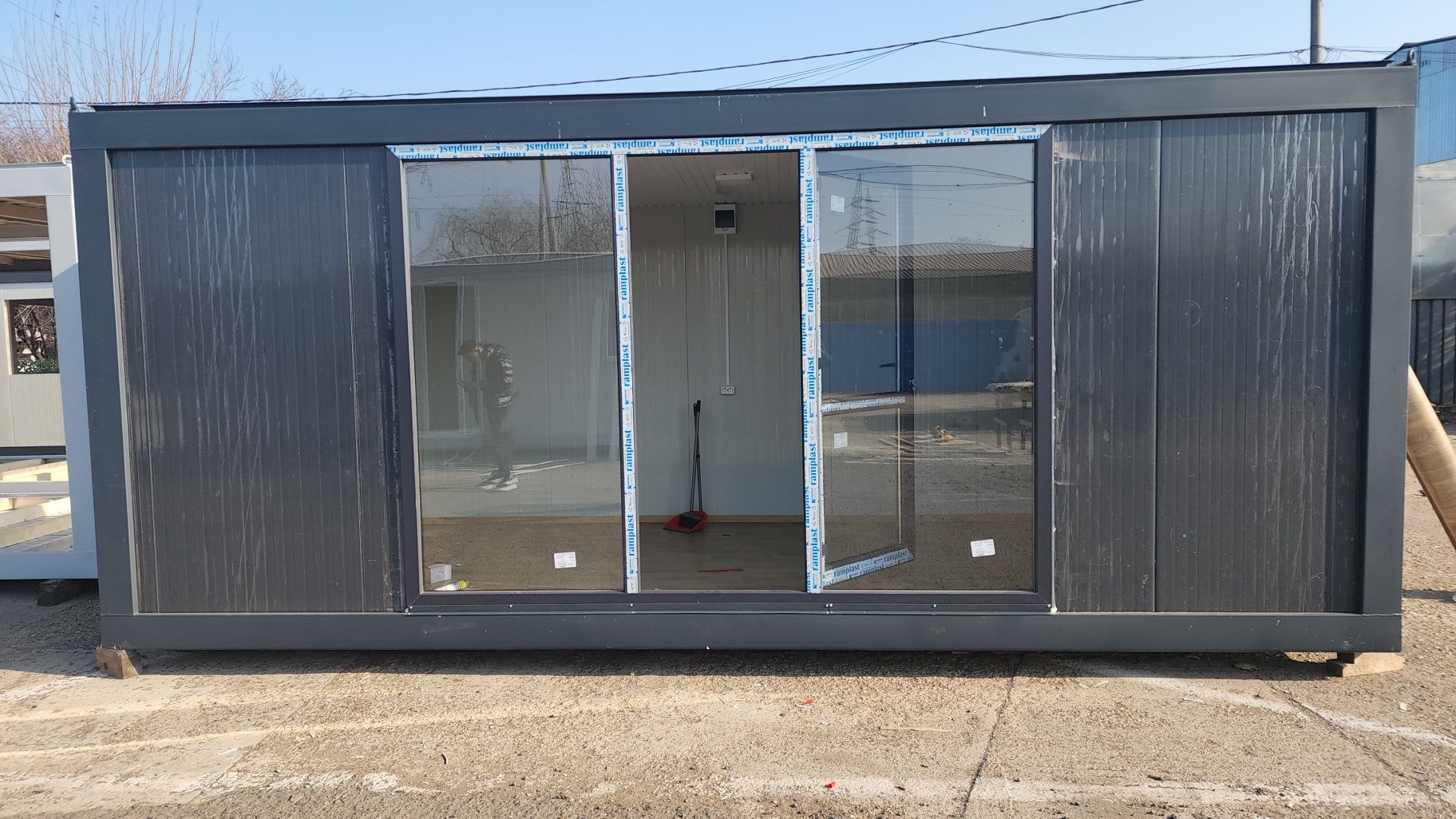 Vand containar modular tip birou avem pe stoc mai multe modele