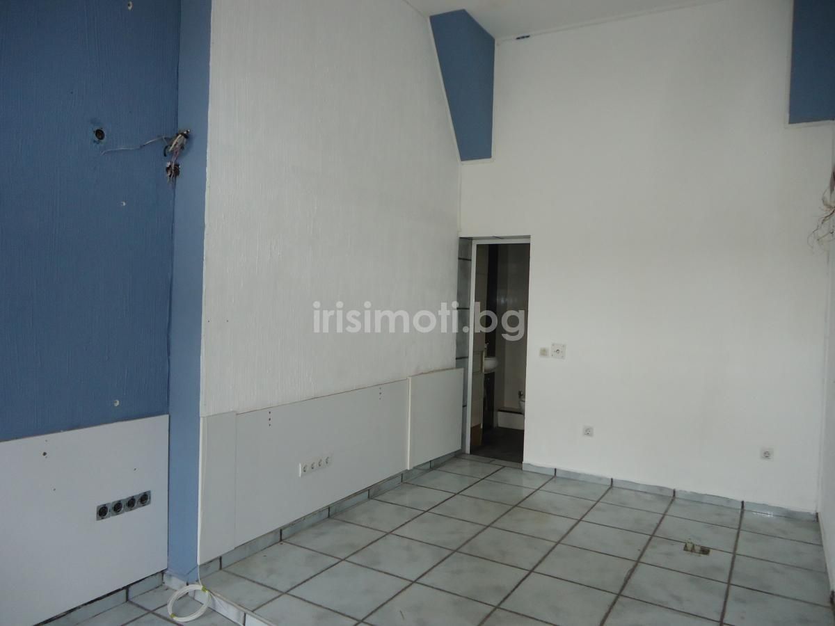 Дава се под наем Магазин в София, Зона Б-19 - 82 кв.м за 600 € - Снимка #9