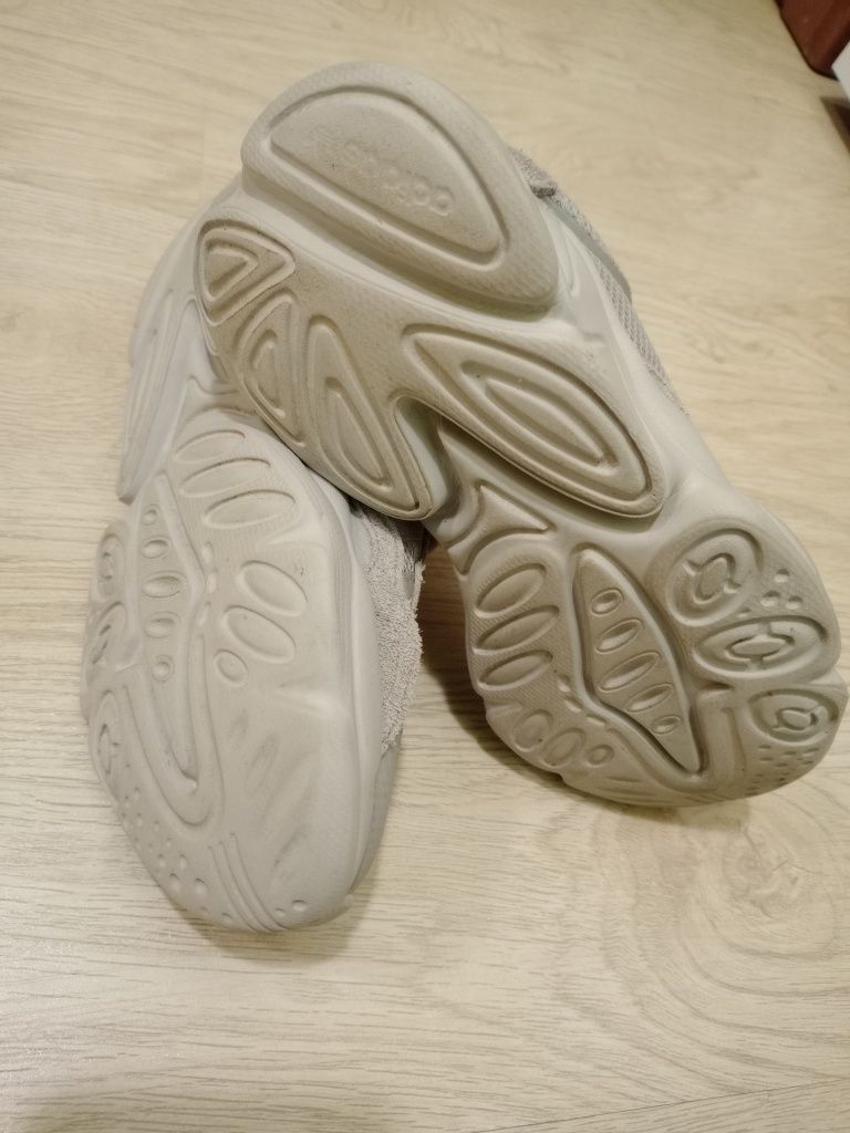 Маратонки Adidas номер 31