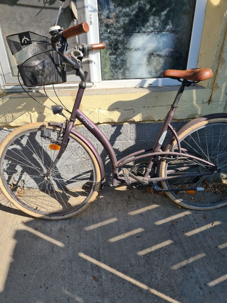 Vând bicicleta mai multe detalii în privat