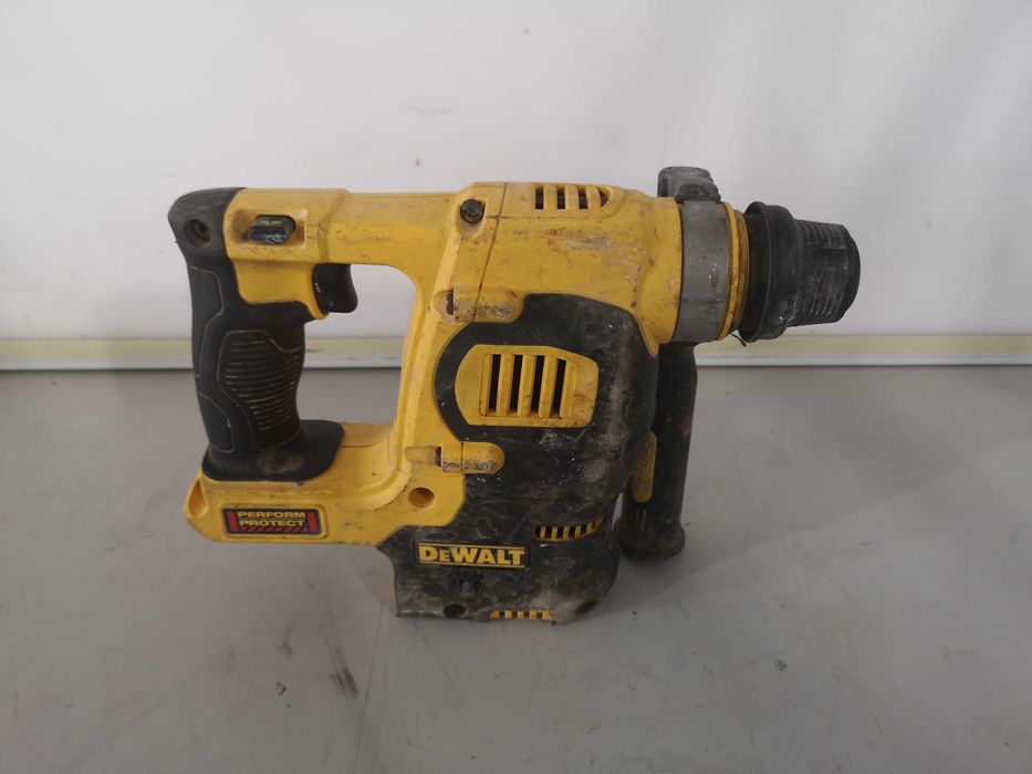Перфоратор - Dewalt DCH253