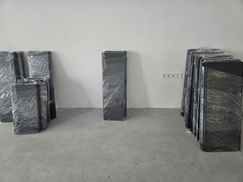 Стелажи от затворил магазин