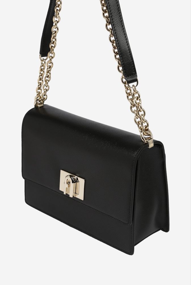 Чисто нова черна чанта FURLA
