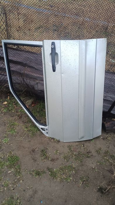 Продам дверь на ваз,газ балон ,зеркала.