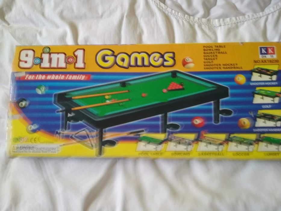 Продавам настолна игра СНУКЪР  в умален вид - почти нов.