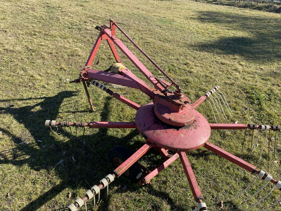 Vând greblă tip păianjen pentru piese