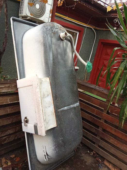 Vând cadă baie metal
