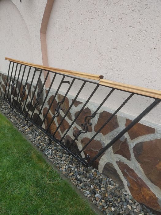 Balustrada 225 cm +8 balustrii