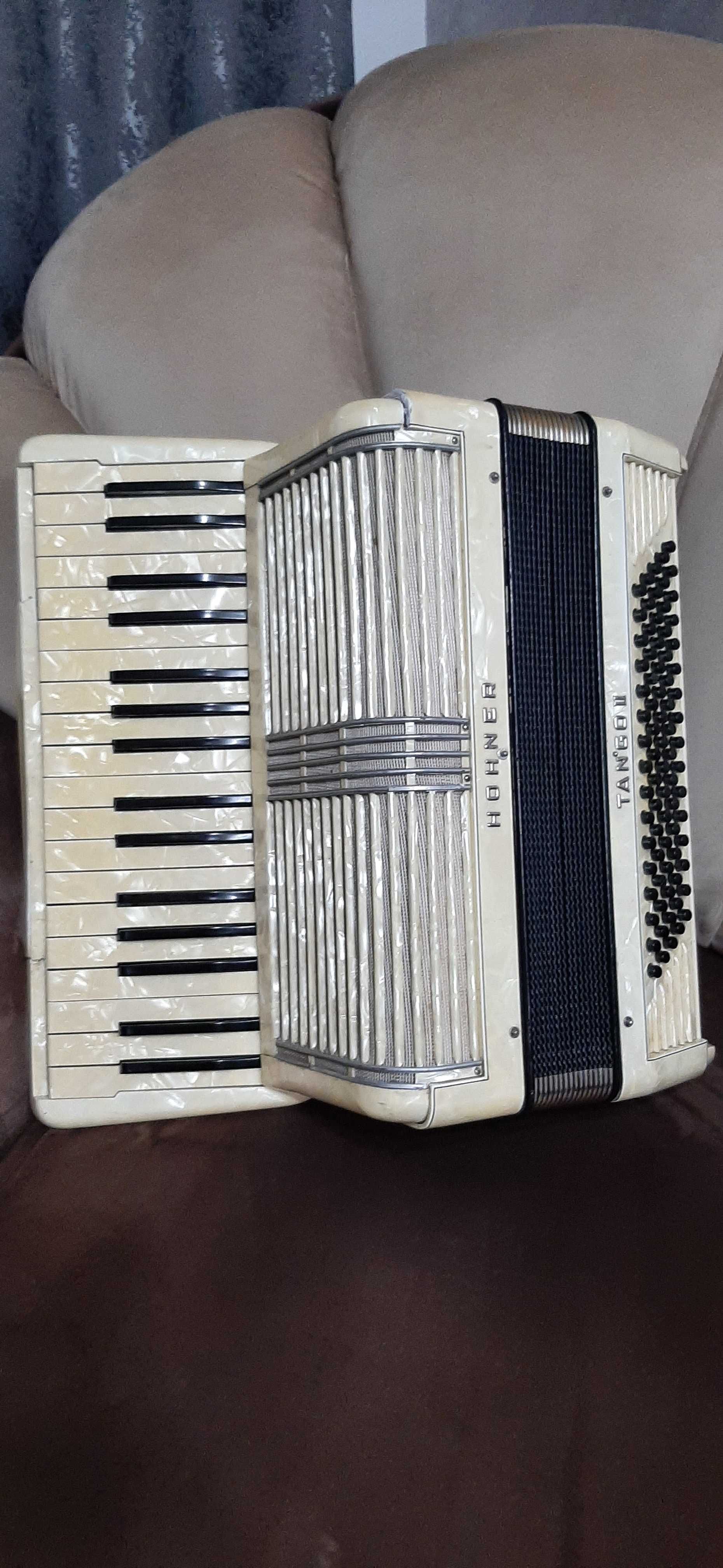 Acordeon Hohner Tango ll cu 80 bass ridicat bandon