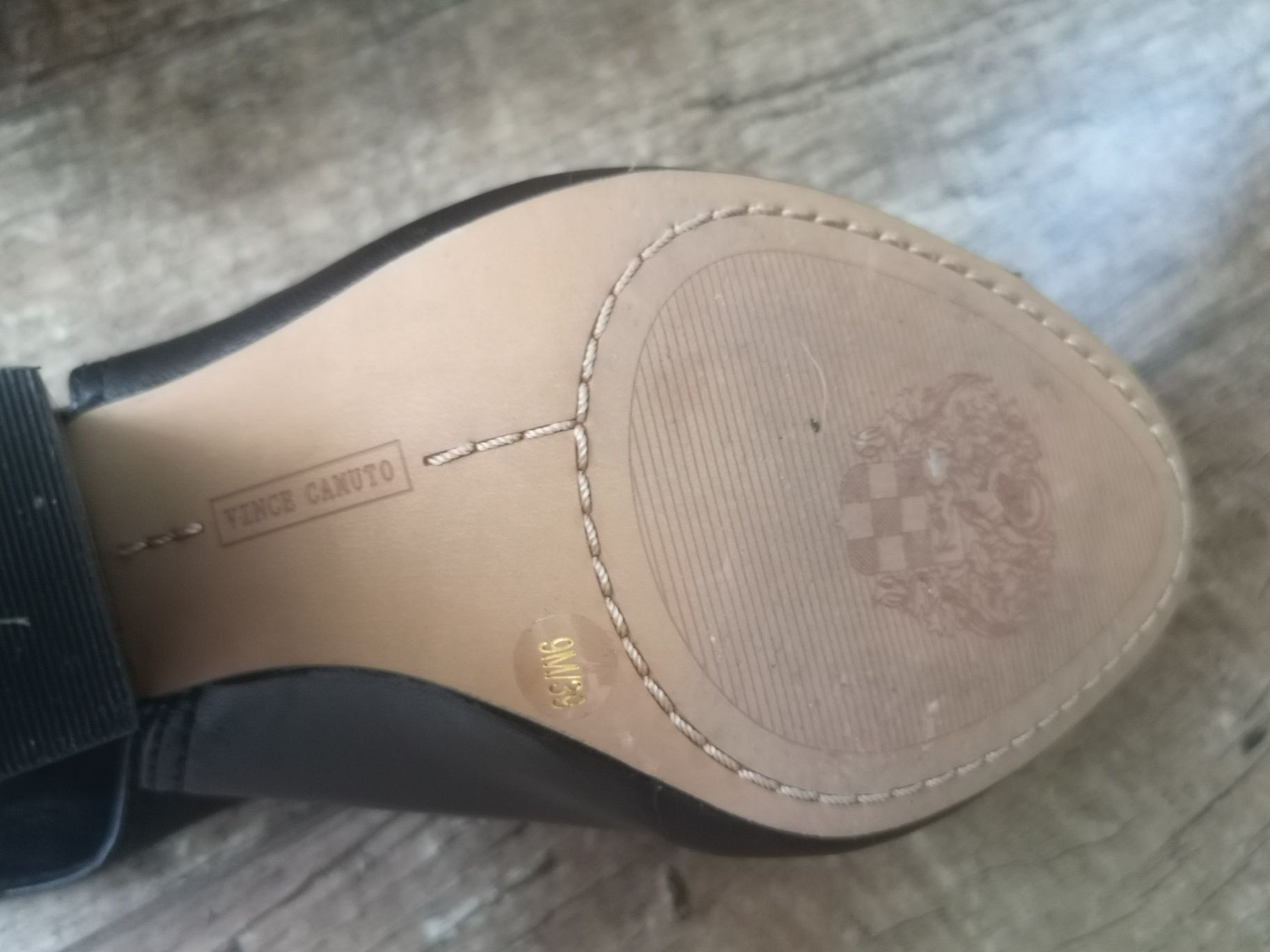 Vince Camuto, нови сандали естествена кожа, номер 39