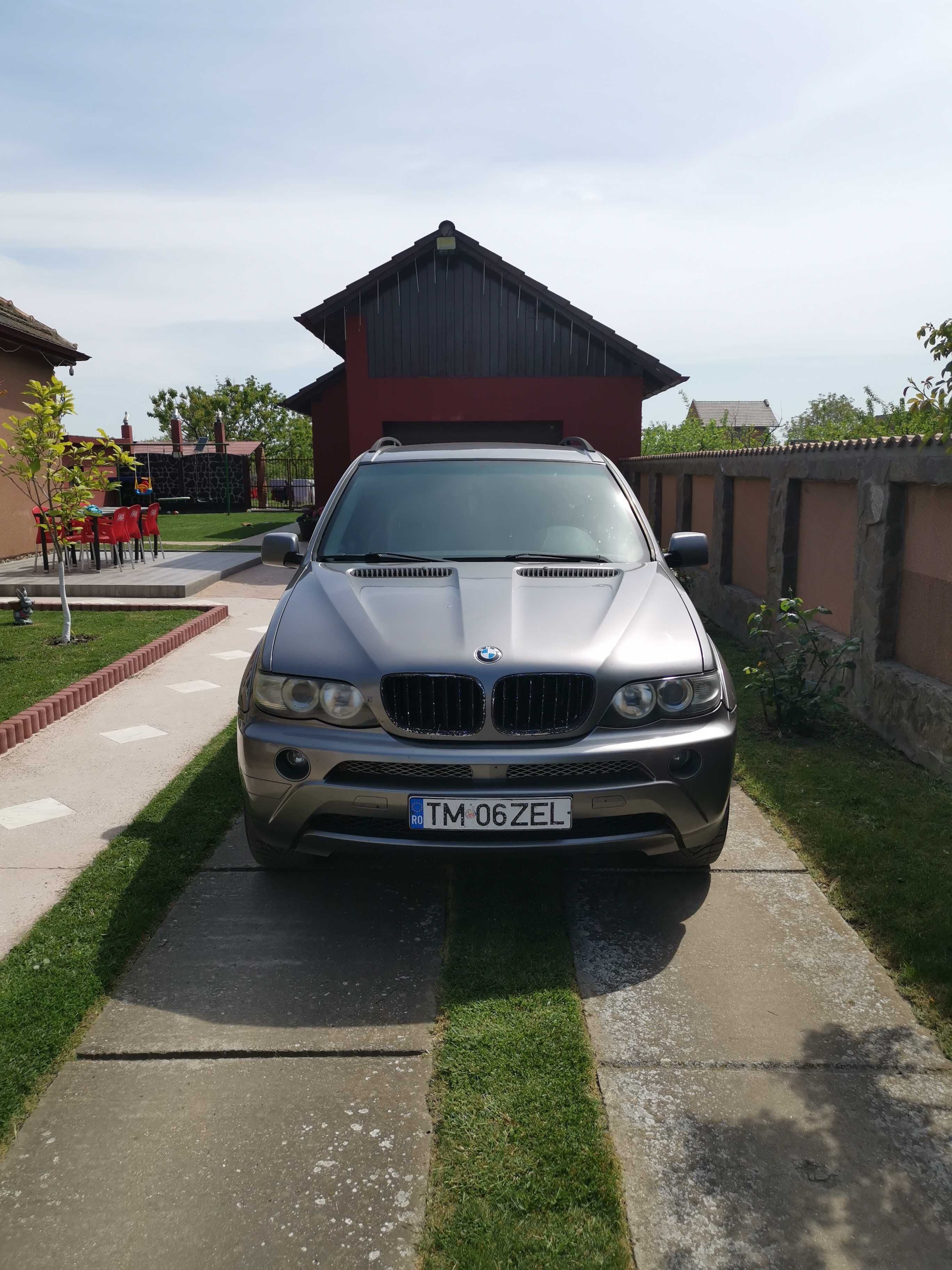 Vand bmw x5 anul 2004 in stare foarte bună!