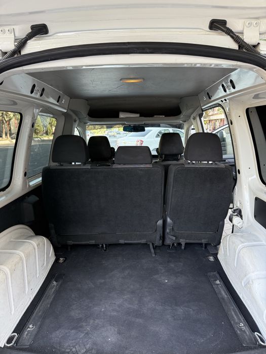 Wolks vagen Caddy sotiladi