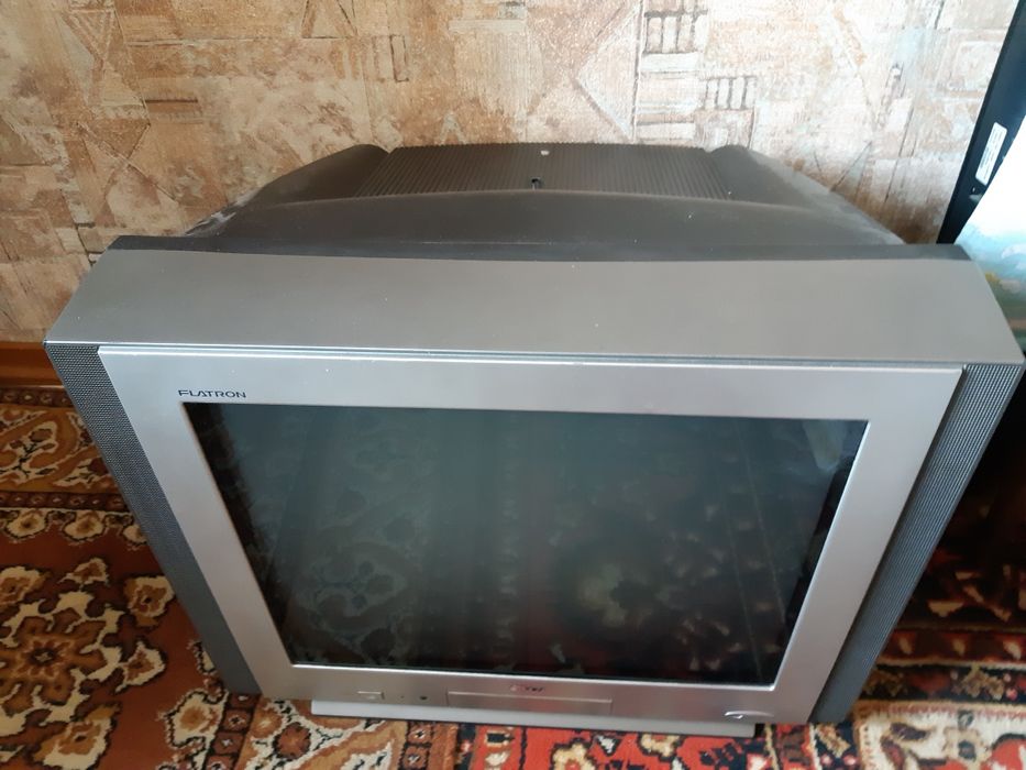 Продам телевизорцветной