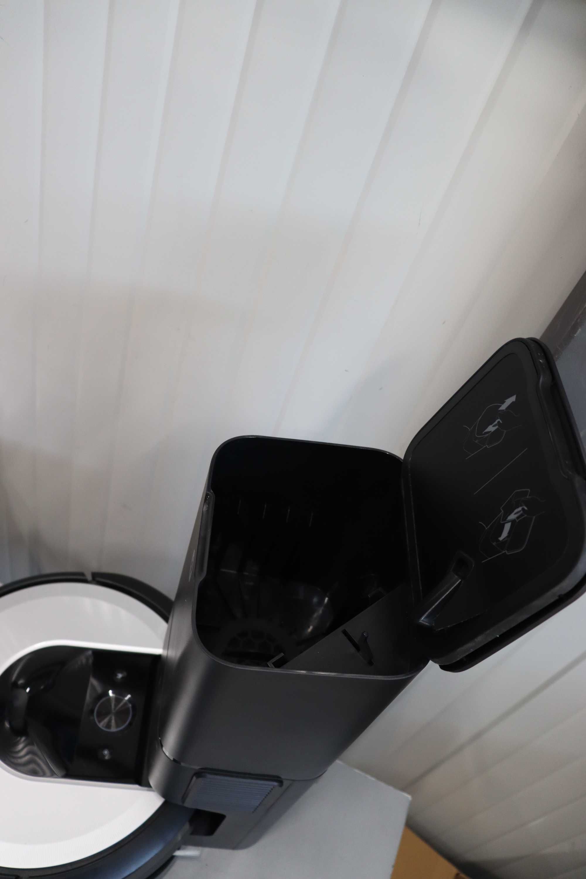 Прахосмукачка робот iRobot Roomba i7+