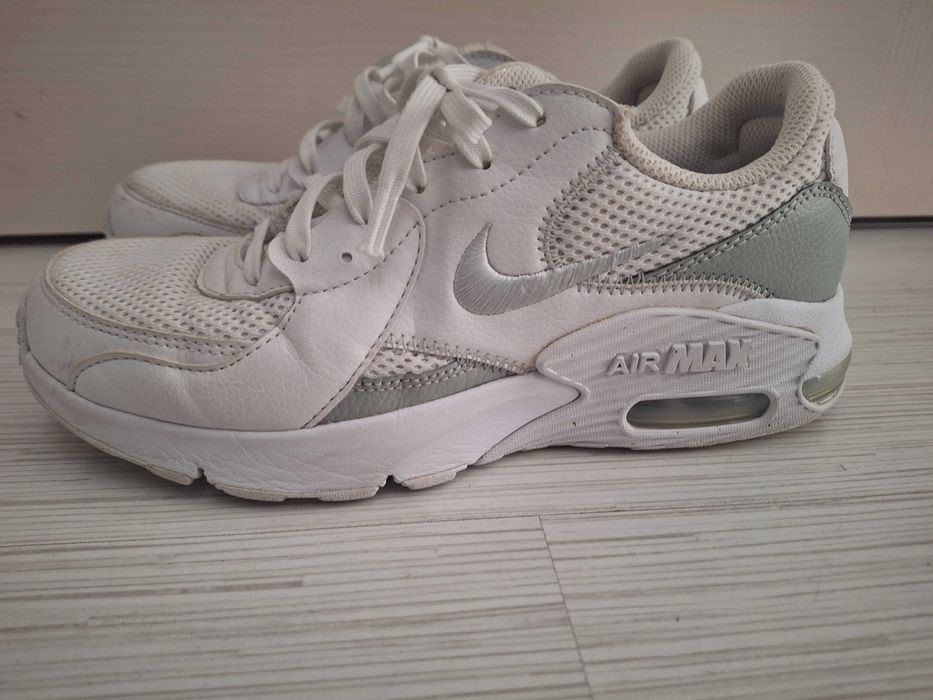 Много удобни маратонки Найк