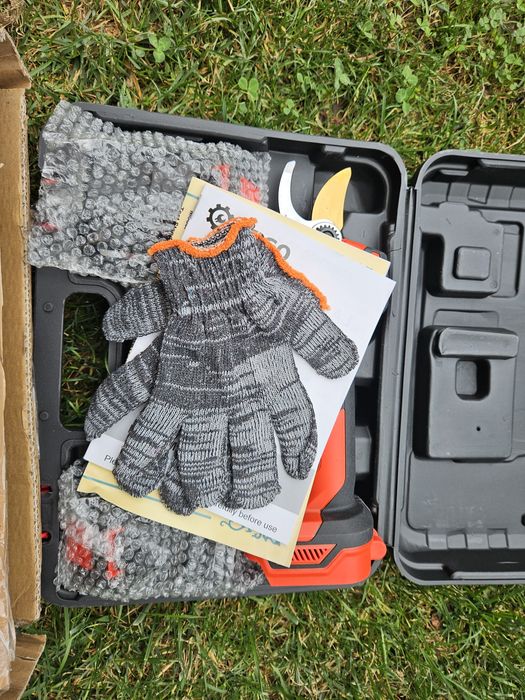 Foarfeca cu acumulator