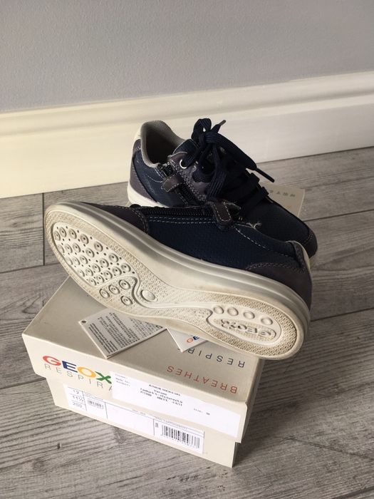 Adidasi Geox, mărimea 30.