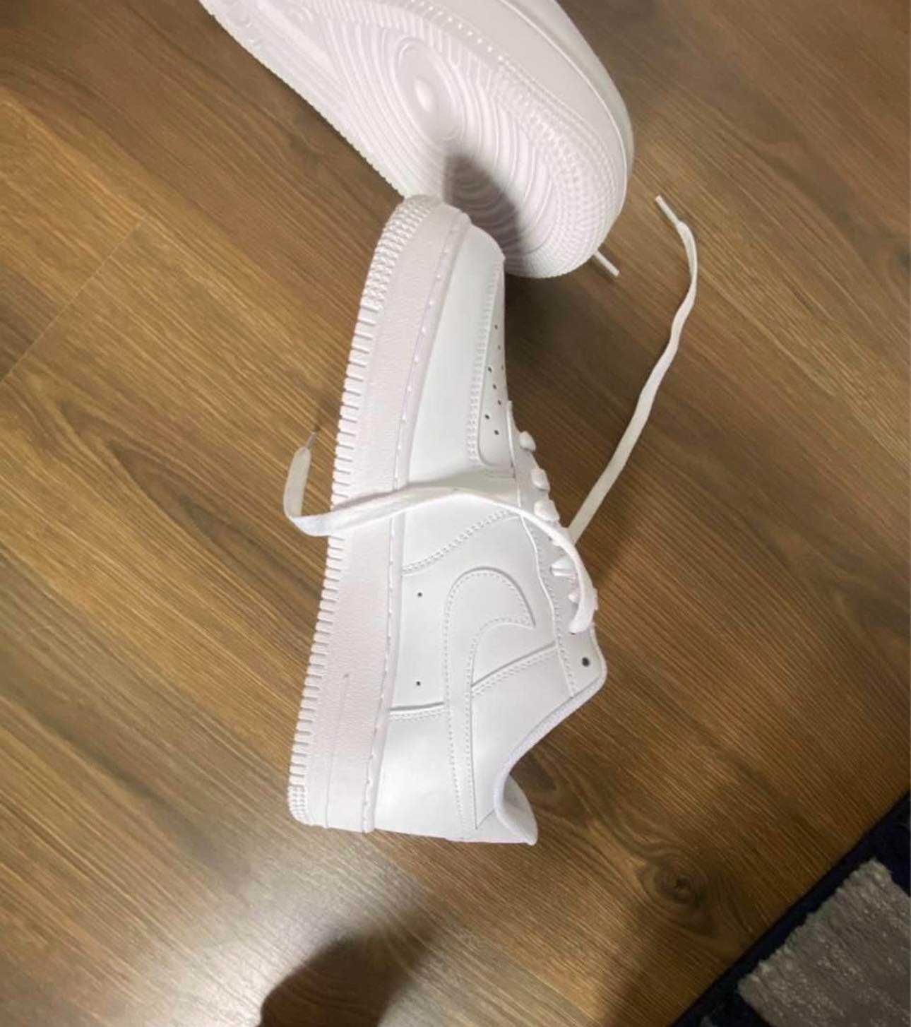 Adidasi Nike AirForce 1 Triple White Universali