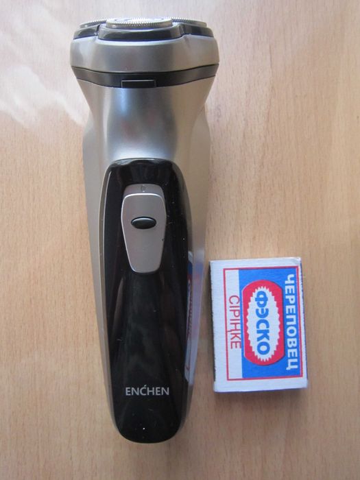 Электробритва  аккумуляторная Enchen.