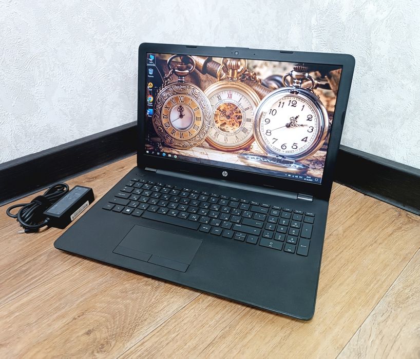 Ноутбук HP ОЗУ 8ГБ, SSD в отличном состоянии.