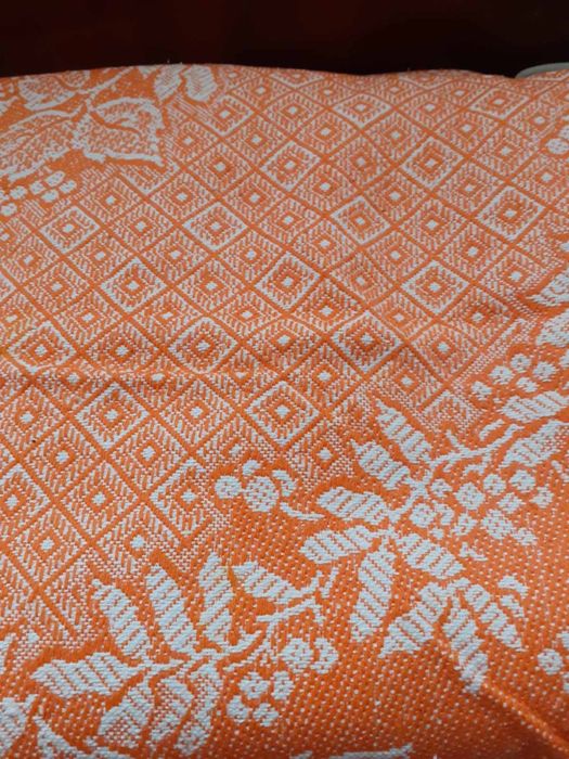 Тъкана Покривка за маса или легло