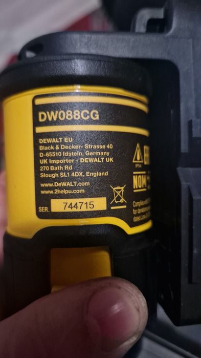 Lasel Dewalt lumina verde