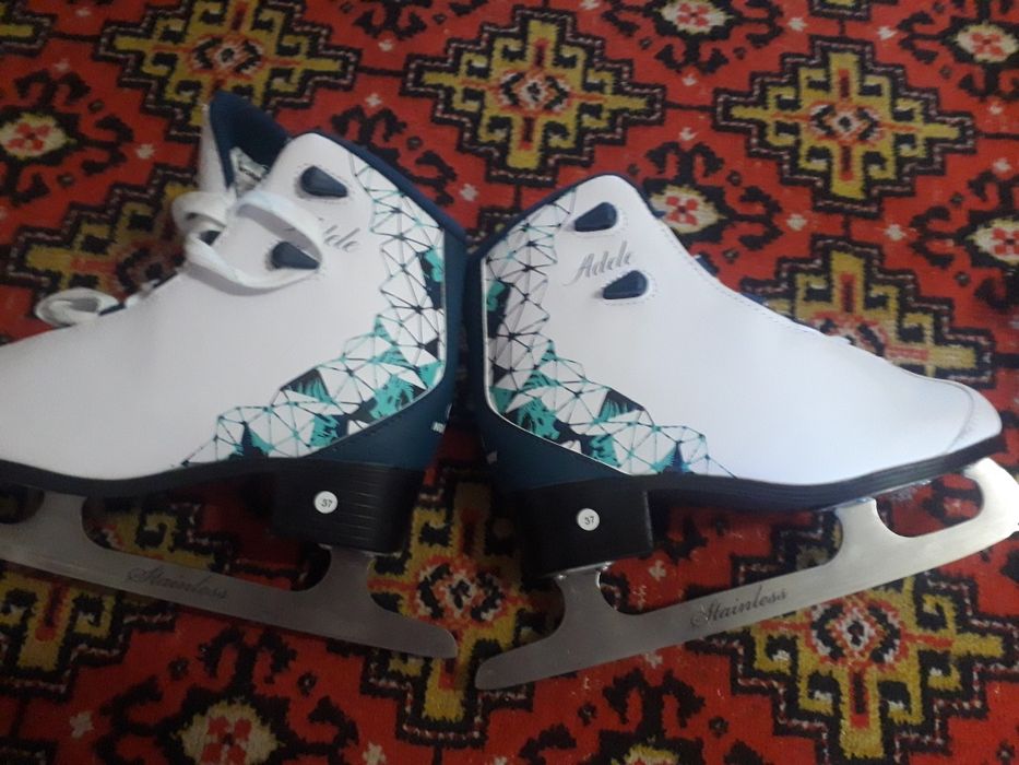 Продам фигурные коньки