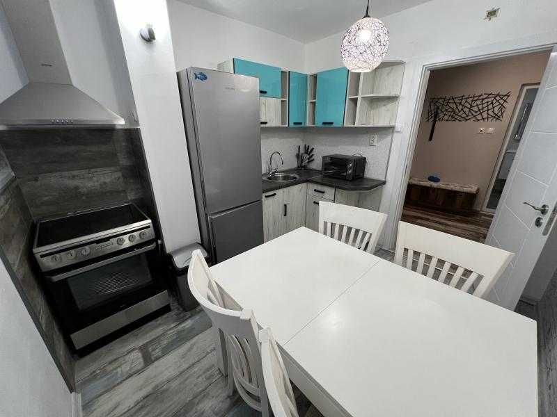 Просторен двустаен апартамент в Лазур!