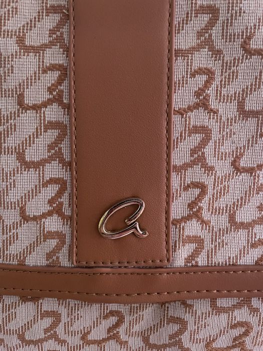Дамска чанта Axel кафява Guess Armani