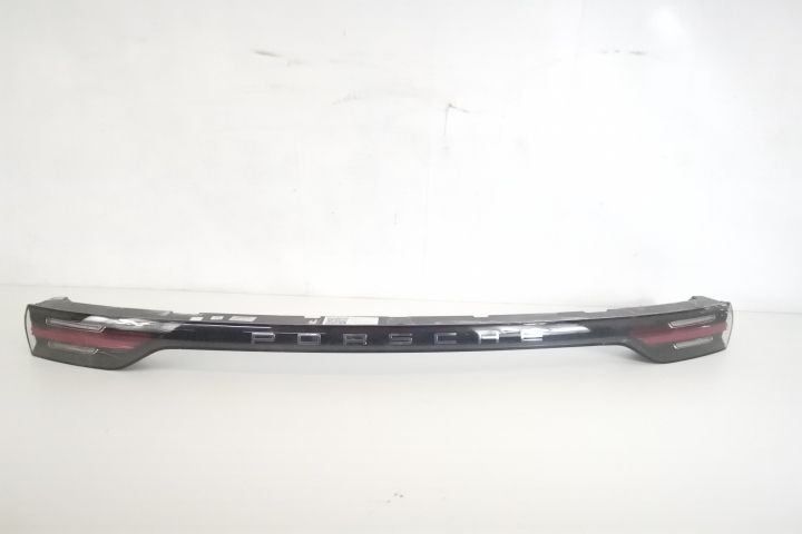 Стоп Спирачка Заден Капак Централен Оригинален Повреден Порше / Porsch