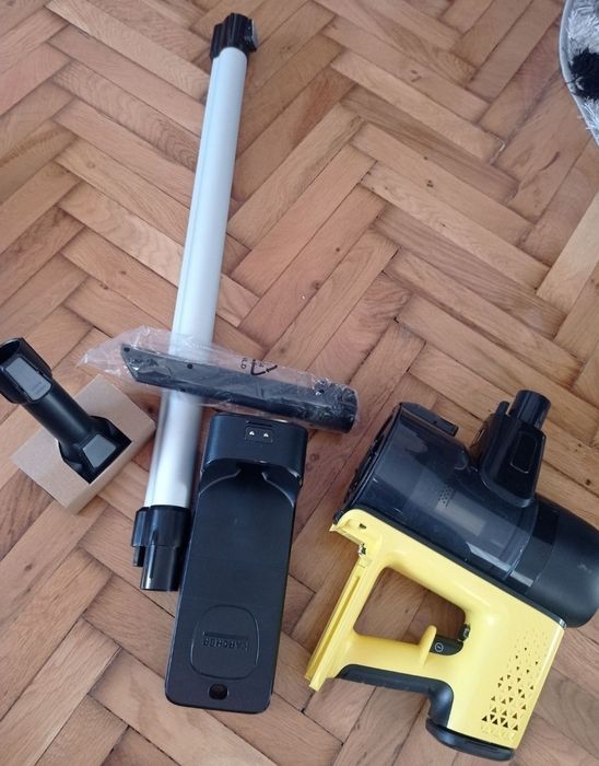 De vînzare Kärcher VC 6 aspirator fara fir
Am doar ce se vede in poze,