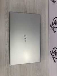 ASUS Vivo Book 17   i5-1035G