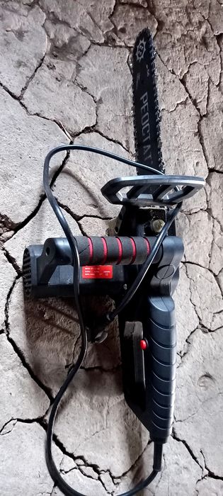 Электропила цепная