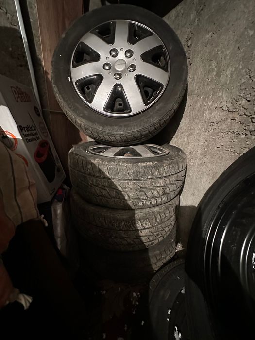 Jante oțel Skoda Fabia 2 R15 echipate cu anvelope iarnă.