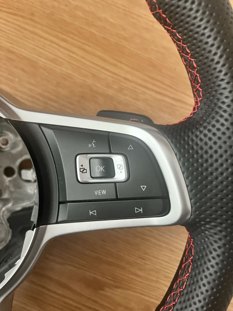 Volan Golf 7 GTI, Piele si Piele Perforata + Cusatura Rosie