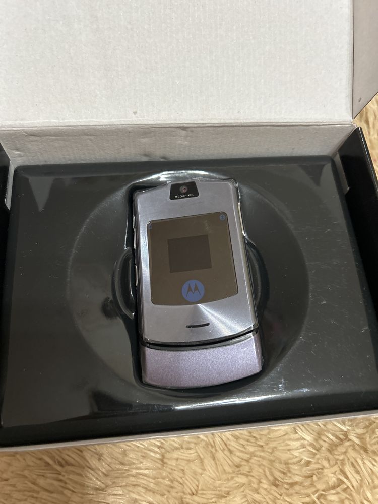 Motorola V3i (Новая в пленке)