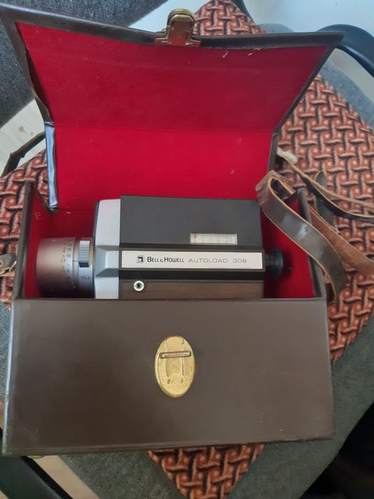 Aparat de filmat tip retro