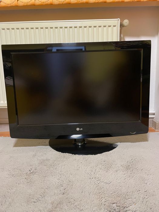 Televizor LG de 80cm