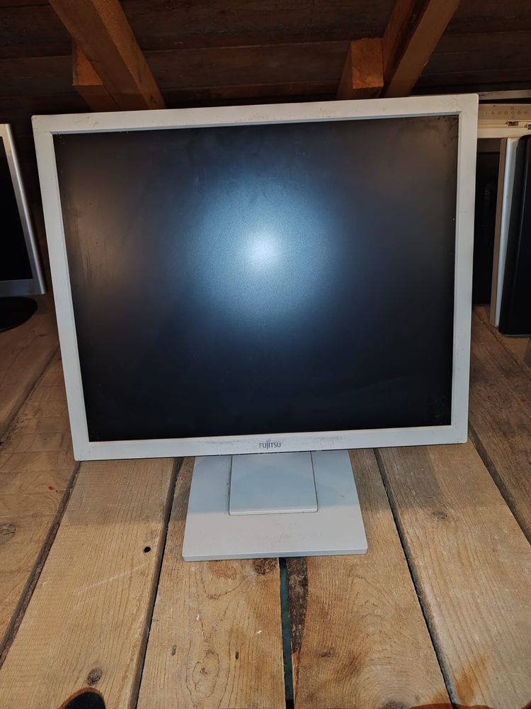 Monitoare 19” – Fujitsu, HP, Samsung, Eizo, industriale