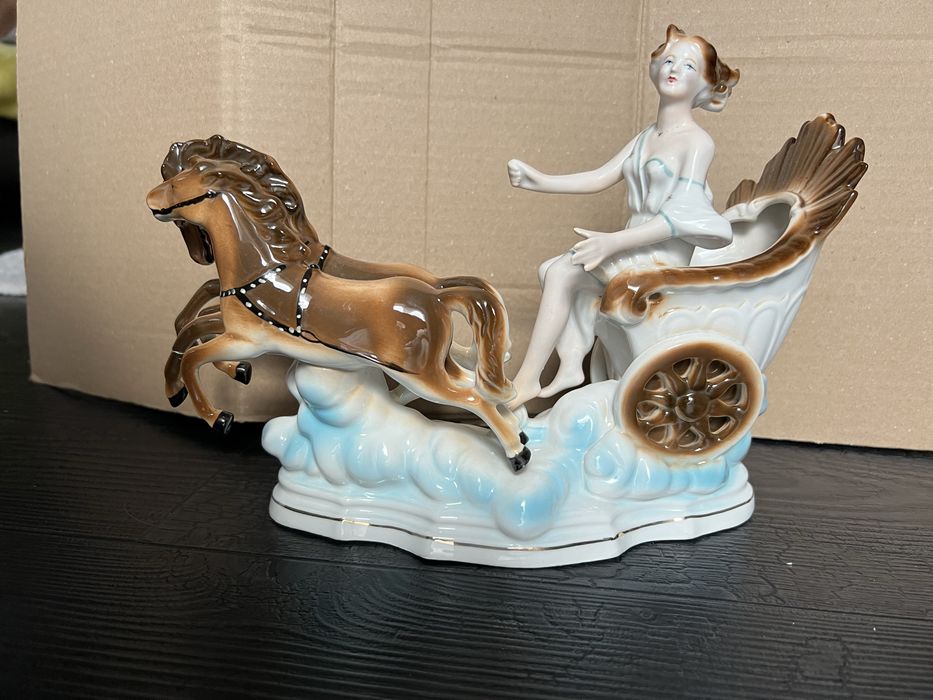 Bibelou colectie- Caleasca/Trasura cu 2 cai